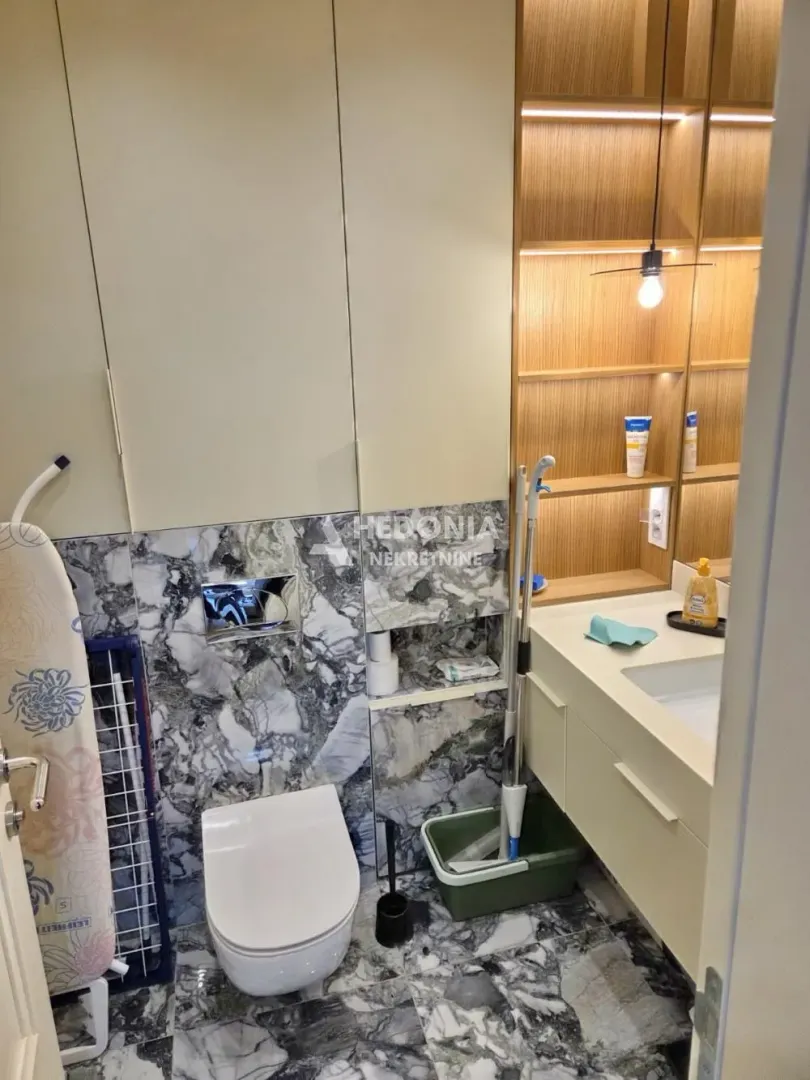Prodaja, trosoban stan, 90m², Savski Venac, Beograd