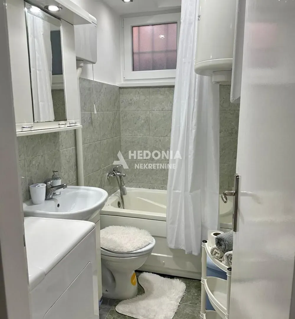 Izdavanje, dvosoban stan, 54m², Banovo Brdo, Beograd
