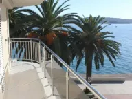 Izdavanje, dvosoban stan, 80m², Tivat, Crna Gora - image 1