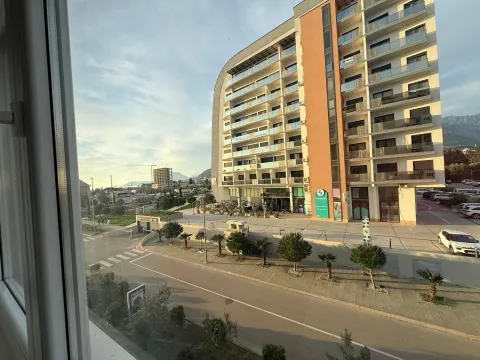 Prodaja, četvorosoban stan, 85m², Soho City, Bar - image 18