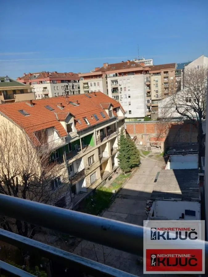 Izdavanje, garsonjera, 28m², Bulevar Oslobodjenja, Novi Sad Sve Podlokacije