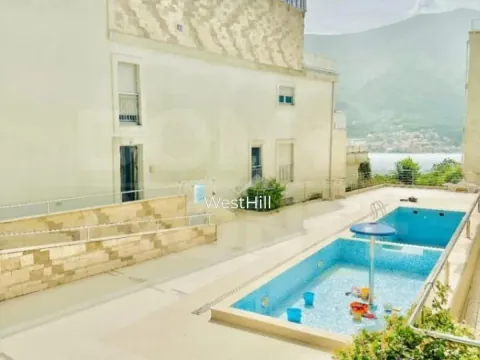 Sale, two bedroom apartment, 102m², Dobrota, Kotor - image 4