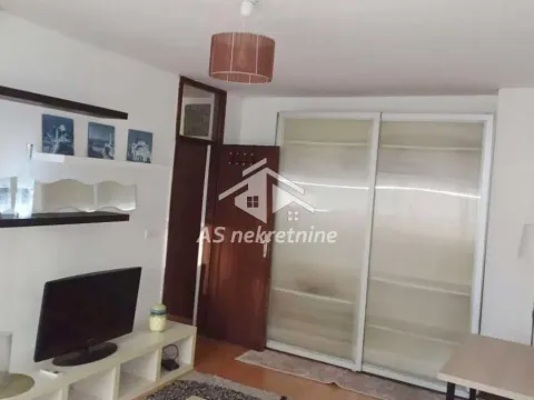 Rent, two bedroom apartment, 50m², Vračar Sve Podlokacije, Beograd - image 6