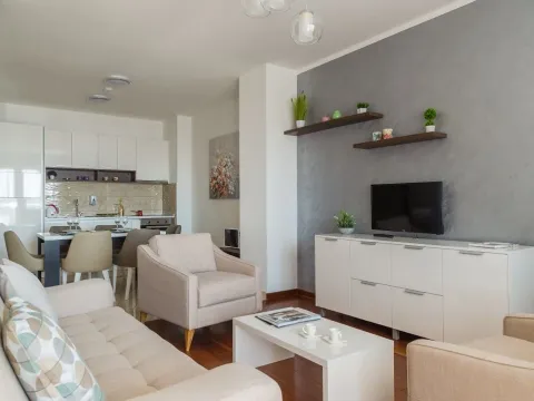 Sale, three bedroom apartment, 107m², Bečići, Budva - image 2