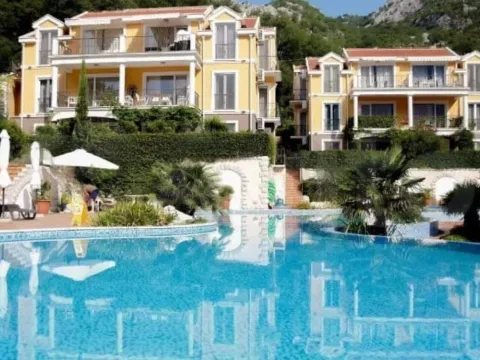 Sale, two bedroom apartment, 63m², Kotor, Crna Gora - image 3