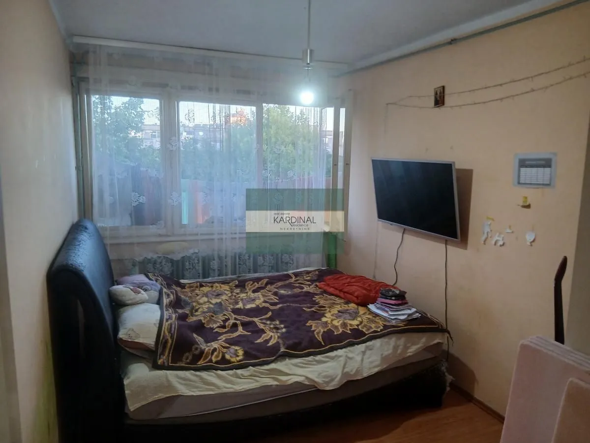 Prodaja, trosoban stan, 75m², Erdoglija, Kragujevac