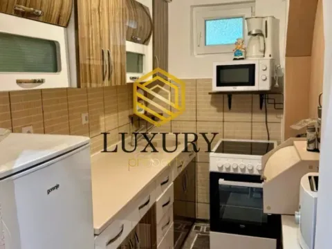 Izdavanje, kuća, 100m², Kakaricka Gora, Podgorica - image 11