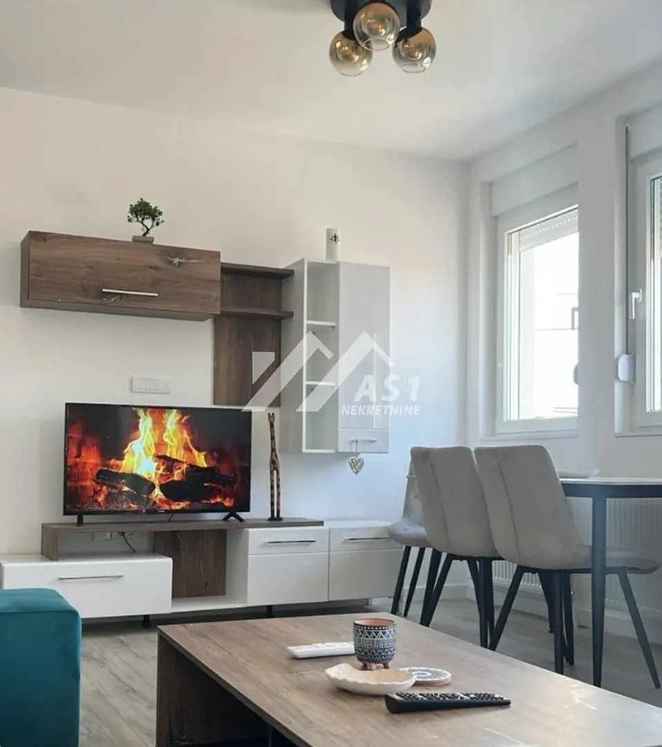 Rent, office space, 350m², Petrovaradin, Novi Sad