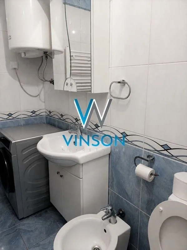 Izdavanje, trosoban stan, 73m², Centar, Novi Sad