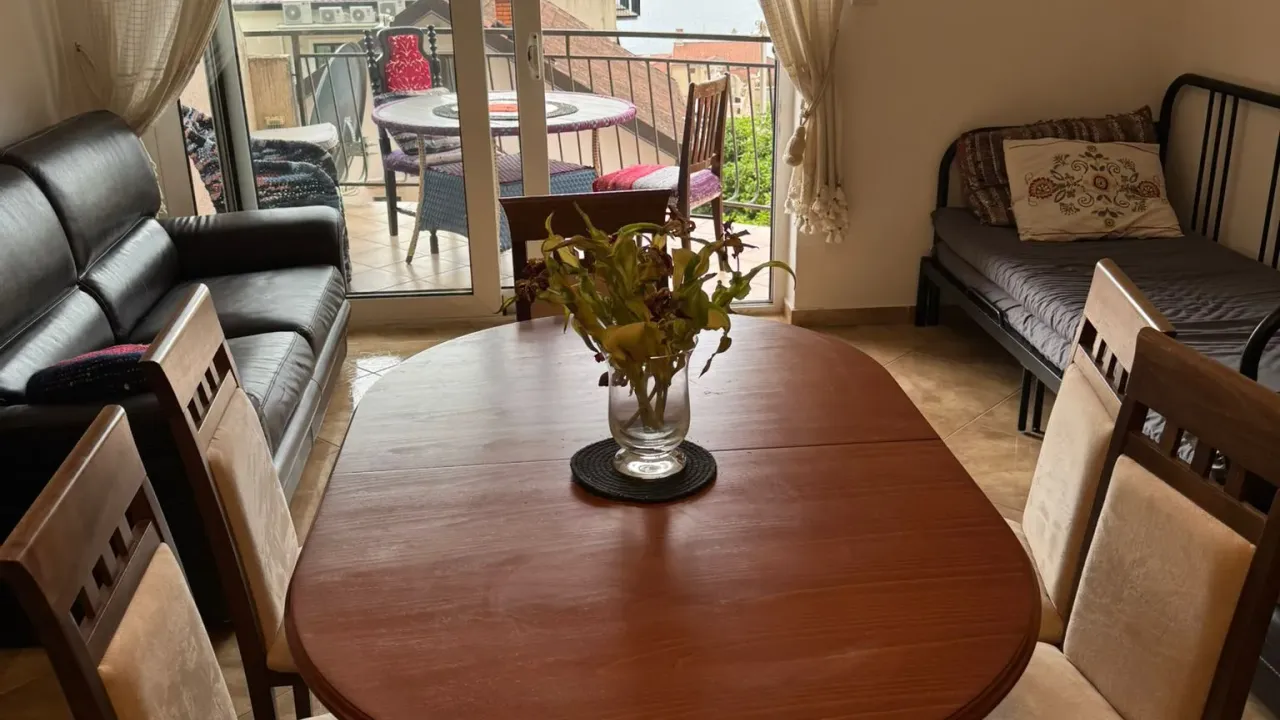 Rent, one bedroom apartment, 55m², Dobrota, Kotor
