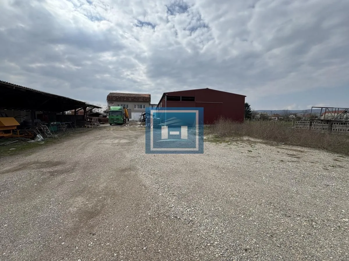 Izdavanje, poslovni prostor, 750m², Mijatovac, Ćuprija