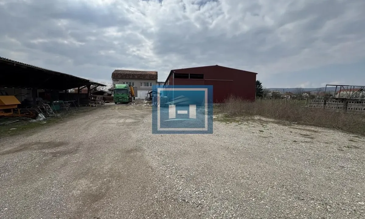 Rent, office space, 750m², Mijatovac, Ćuprija