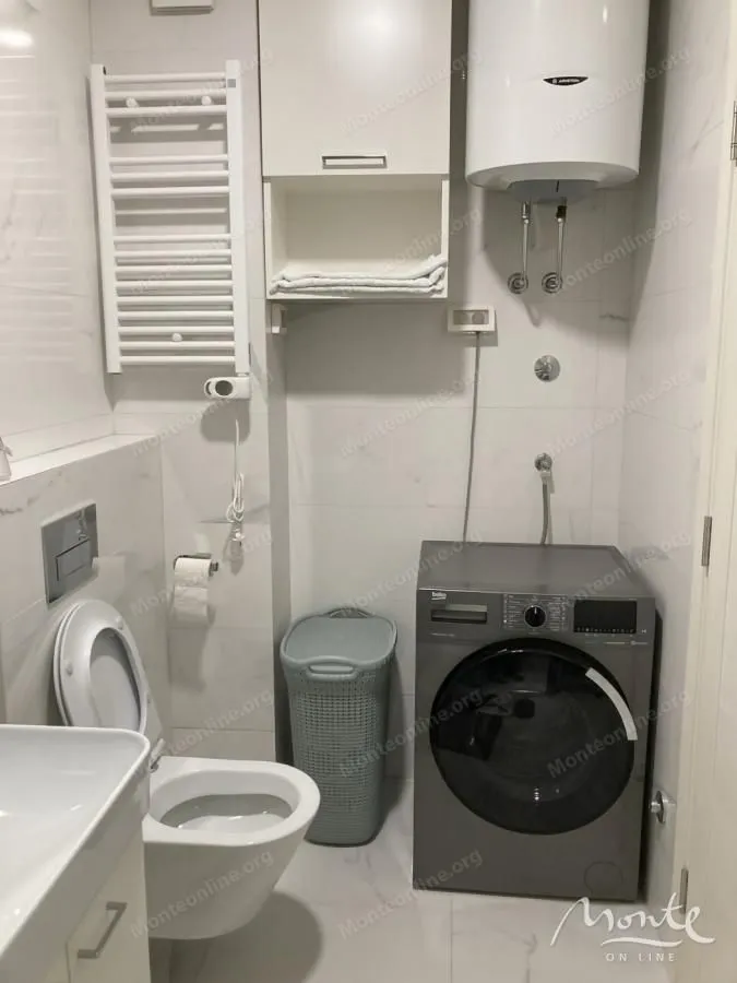 Prodaja, jednosoban stan, 40m², Central Point, Podgorica