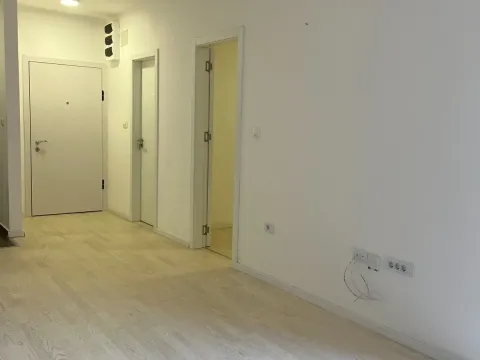 Sale, one bedroom apartment, 38m², Podgorica, Crna Gora - image 4