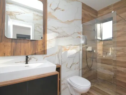 Prodaja, kuća, 170m², Tološi, Podgorica - image 8