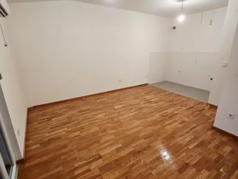 Prodaja, dvosoban stan, 72m², Stari Aerodrom, Podgorica - image 5