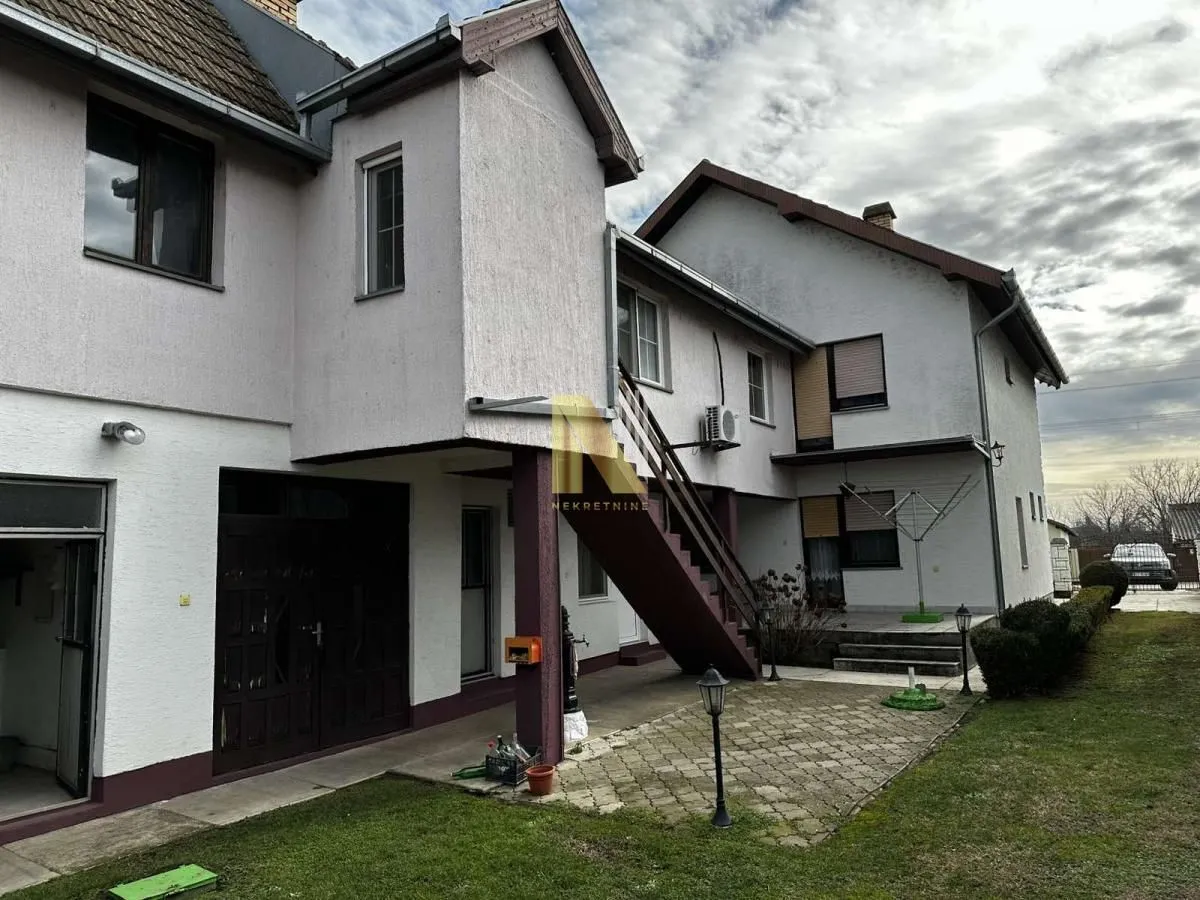 Prodaja, kuća, 281m², Centar, Žabljak