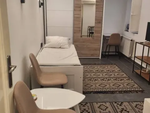 Rent, one bedroom apartment, 20m², Topličin venac, Beograd - image 4
