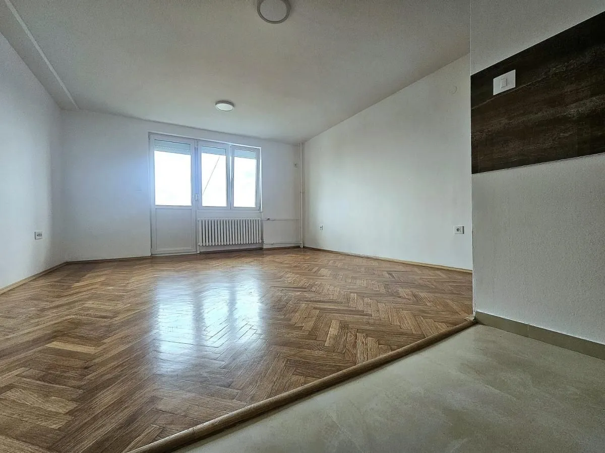 Prodaja, trosoban stan, 64m², Bulevar Oslobodjenja, Novi Sad Sve Podlokacije