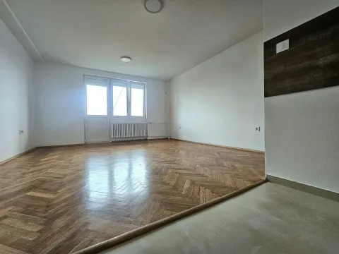 Prodaja, trosoban stan, 64m², Bulevar Oslobodjenja, Novi Sad Sve Podlokacije - image 4