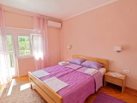 Izdavanje, kuća, 75m², Lastva Grbaljska, Kotor - image 3