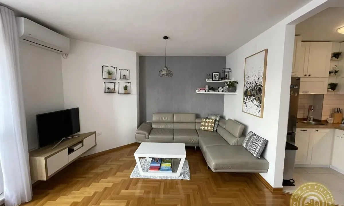 Sale, four bedroom apartment, 79m², Centar, Novi Sad