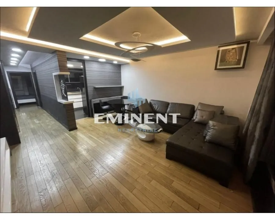 Izdavanje, trosoban stan, 70m², Stari Grad, Beograd