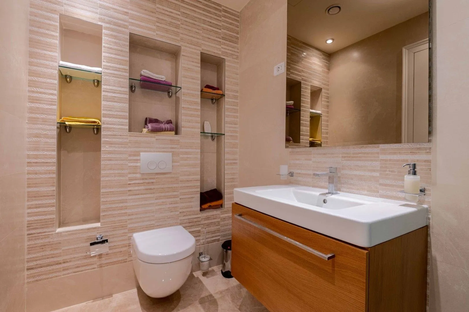 Sale, four bedroom apartment, 177m², Bulevar, Budva