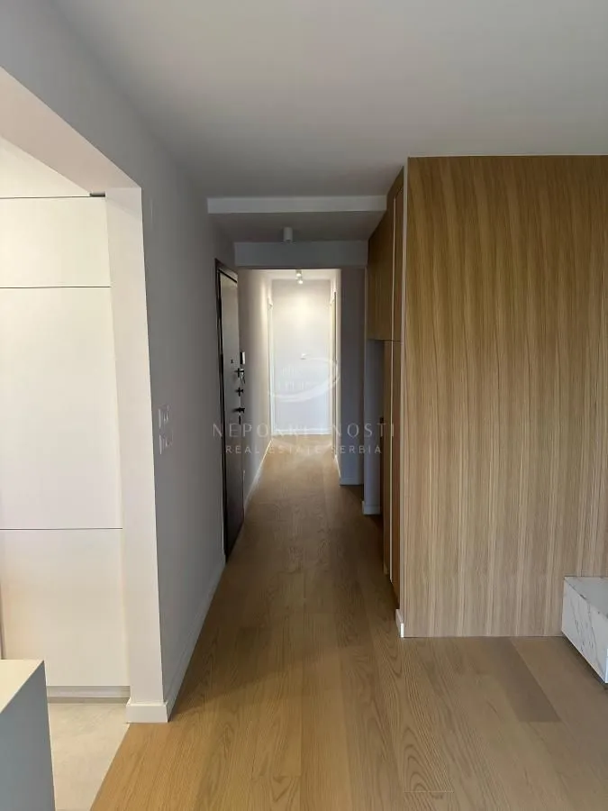 Izdavanje, četvorosoban stan, 130m², Južni Bulevar, Vračar Sve Podlokacije
