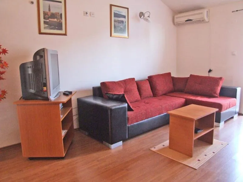 Sale, house, 718m², Bečići, Budva