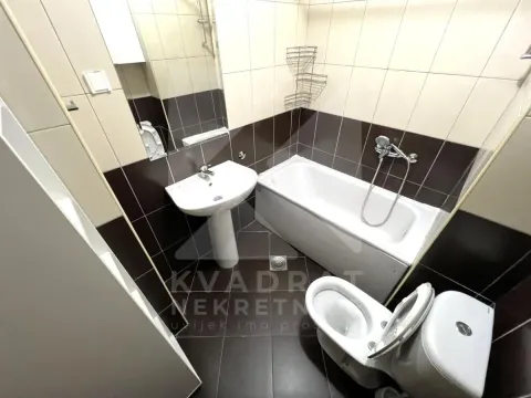 Rent, office space, 82m², City Kvart, Podgorica - image 12