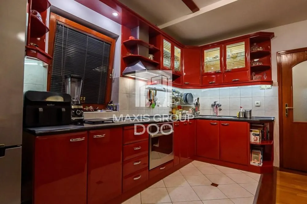 Prodaja, četvorosoban stan, 131m², Gundulićev Venac, Beograd