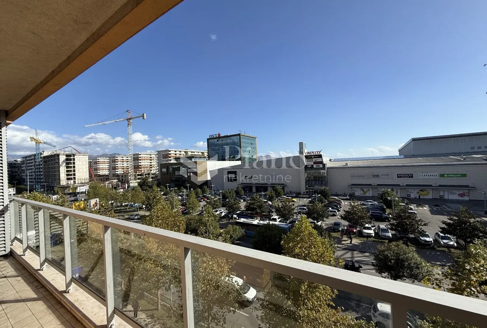Izdavanje, jednosoban stan, 50m², City Kvart, Podgorica