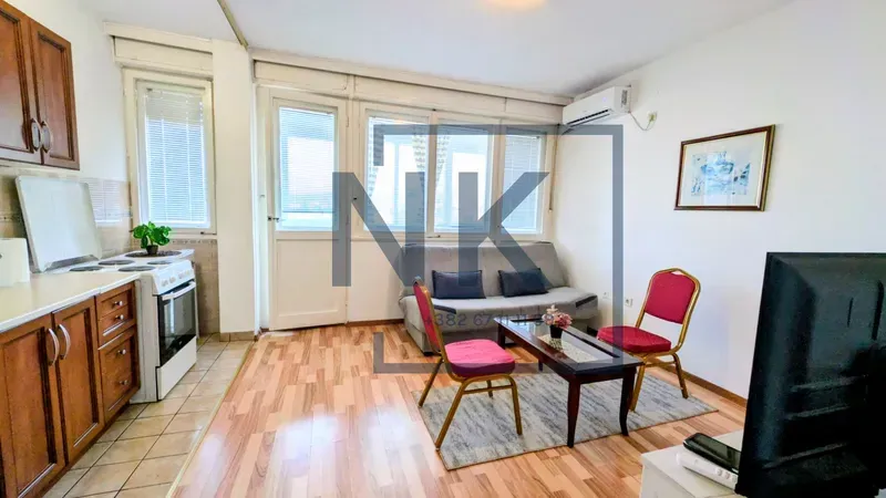 Rent, studio apartment, 33m², Pejton, Podgorica