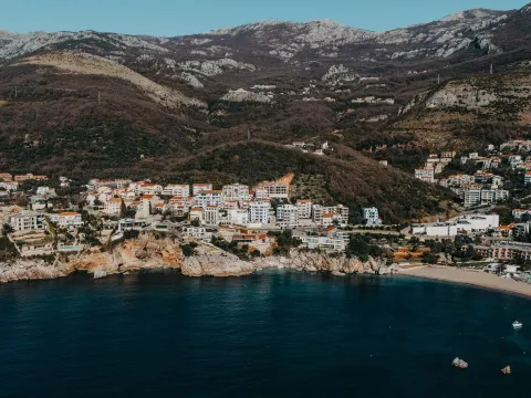 Izdavanje, ugostiteljski objekat, 1600m², Budva, Crna Gora - image 2