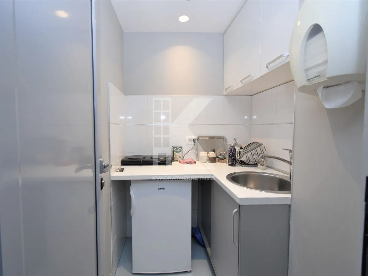 Rent, office space, 177m², City Kvart, Podgorica