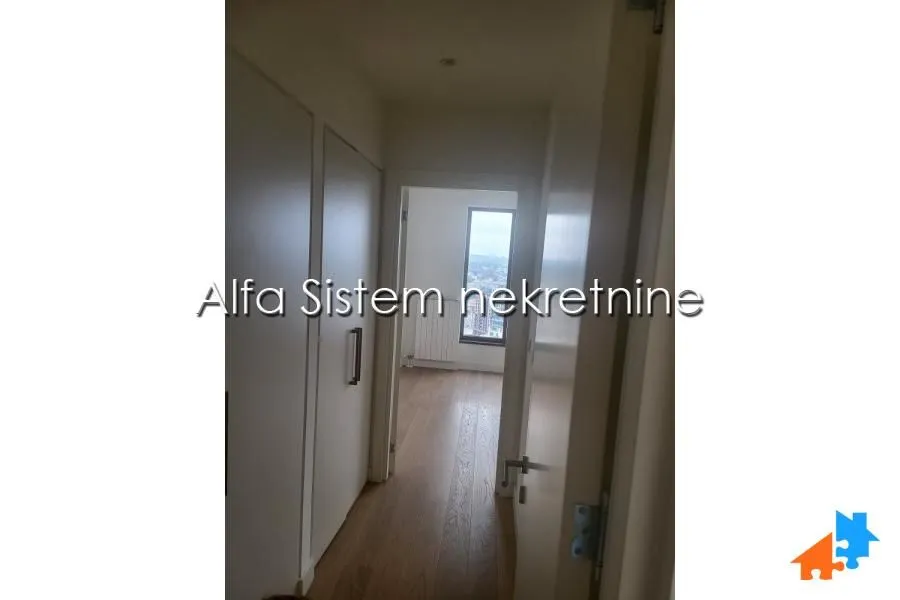 Izdavanje, trosoban stan, 85m², Savski Venac, Beograd