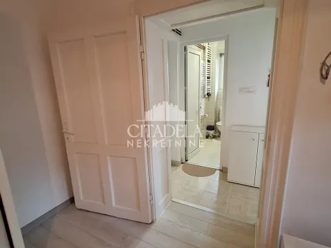 Izdavanje, jednosoban stan, 40m², Kanarevo Brdo, Beograd - image 9