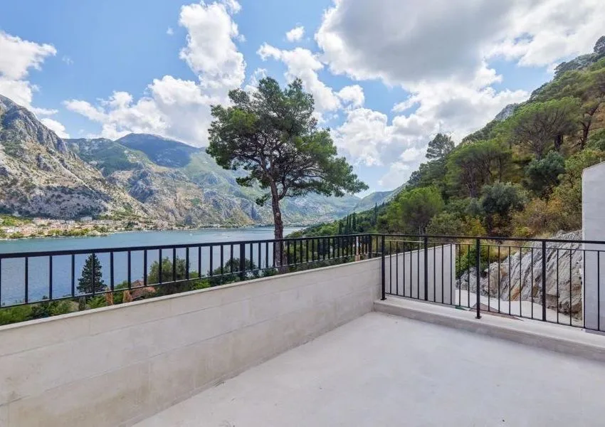 Sale, house, 479m², Prčanj, Kotor