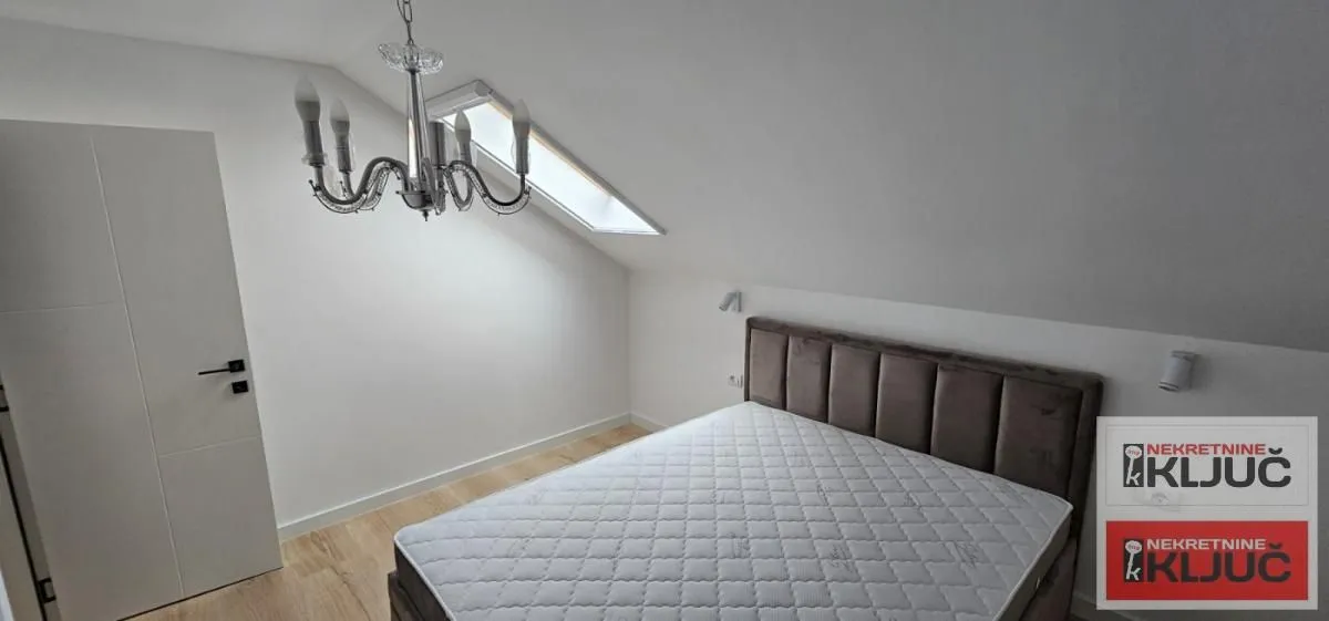 Izdavanje, dvosoban stan, 78m², Centar, Novi Sad