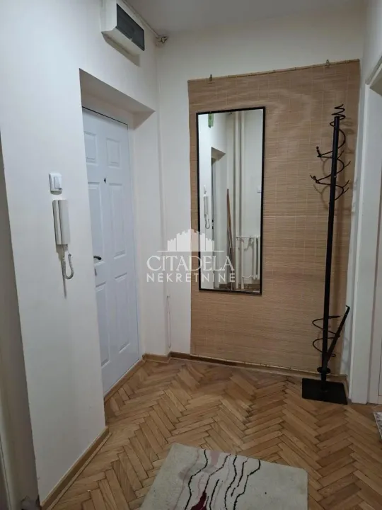 Izdavanje, dvosoban stan, 53m², Čukarica, Beograd