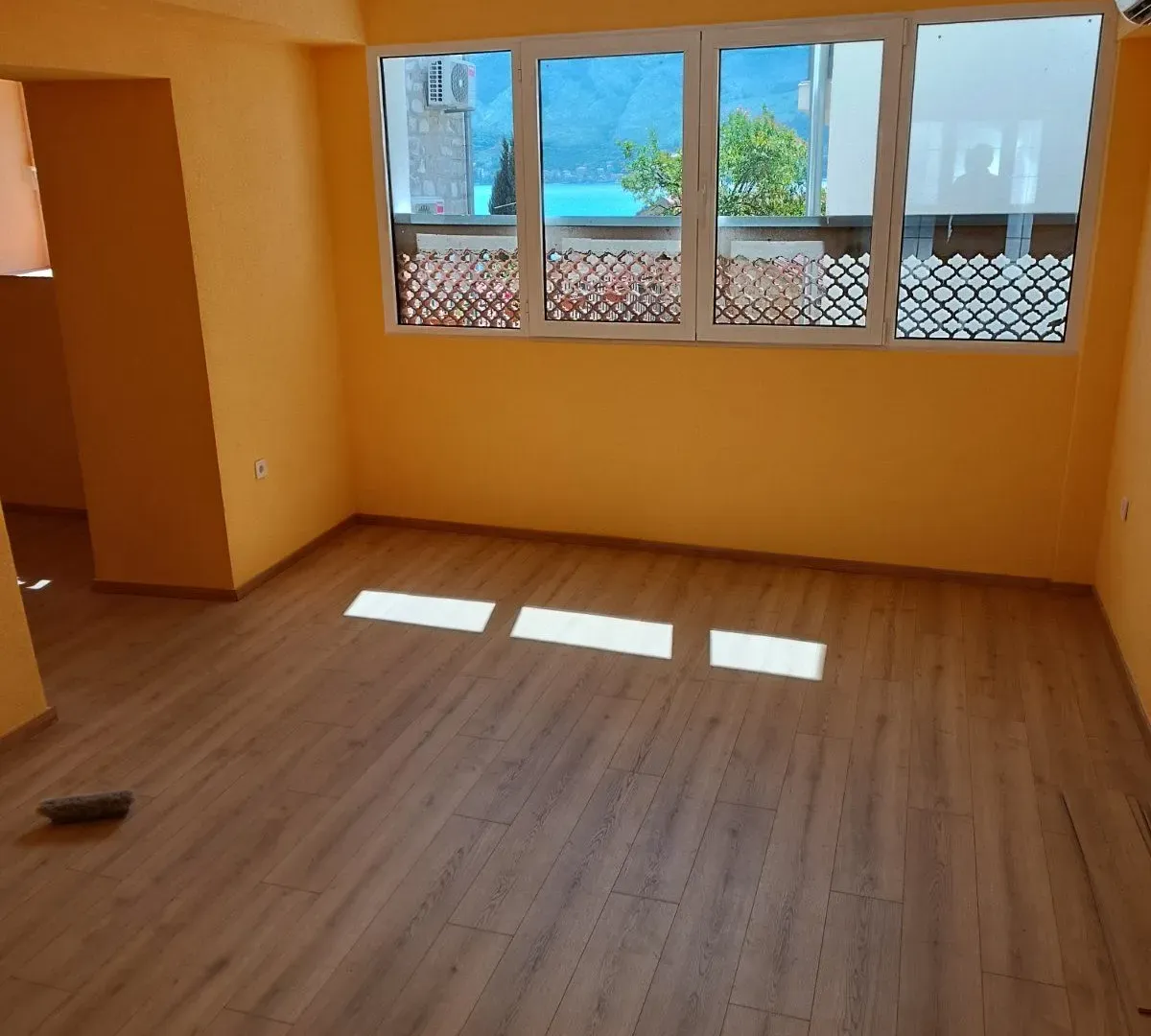 Rent, office space, 62m², Topla, Herceg Novi