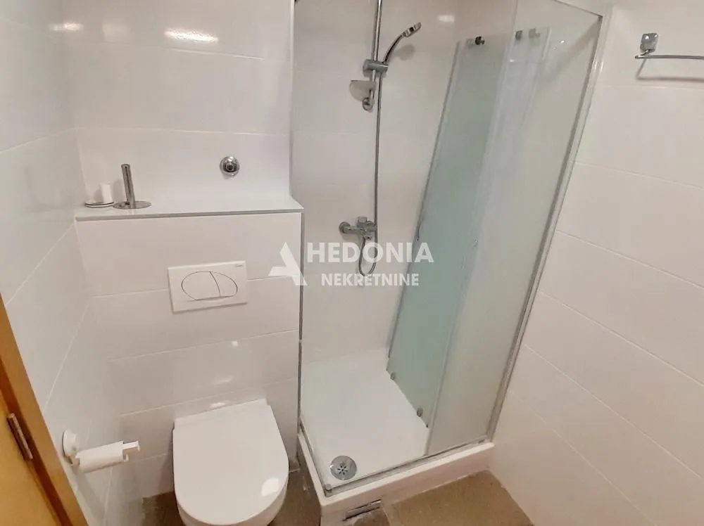Prodaja, jednosoban stan, 37m², Zemun Sve Podlokacije, Beograd