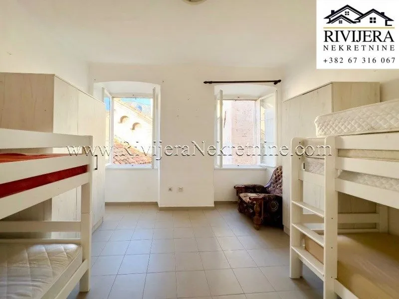Sale, three bedroom apartment, 72m², Centar, Kotor