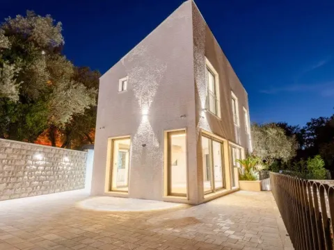 Prodaja, kuća, 240m², Kamenovo, Budva - image 36