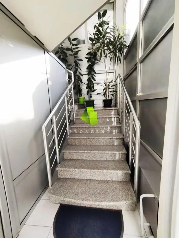 Rent, office space, 109m², Medijana, Niš