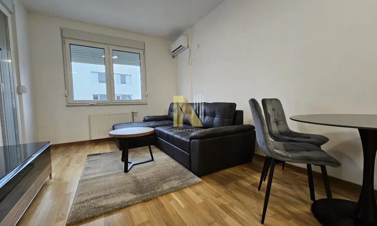 Izdavanje, jednosoban stan, 42m², Avijatičarsko naselje, Novi Sad Sve Podlokacije