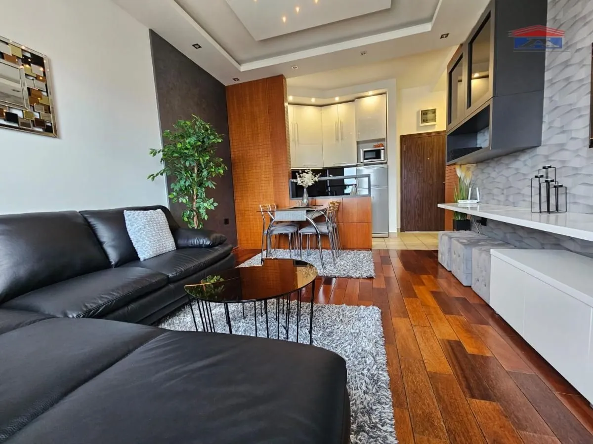 Izdavanje, dvosoban stan, 54m², Bulevar Evrope, Novi Sad Sve Podlokacije