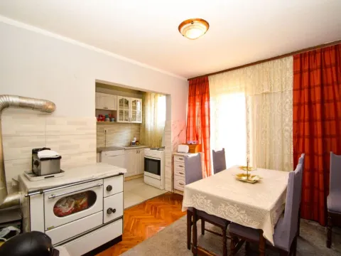 Prodaja, kuća, 300m², Stari Aerodrom, Podgorica - image 7