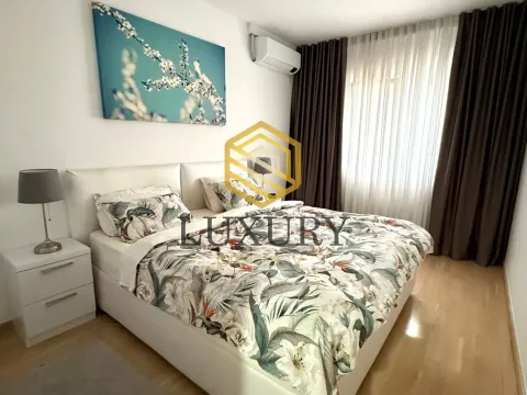 Prodaja, trosoban stan, 72m², City Kvart, Podgorica - image 1